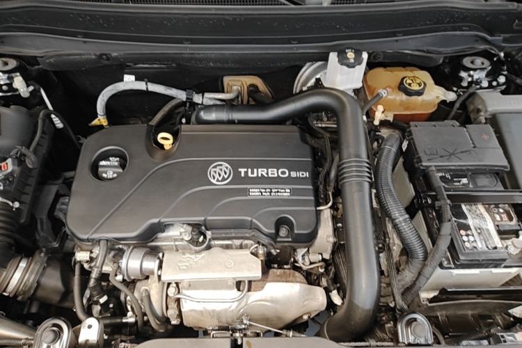 Used Buick Envision 2018 20T Two-Wheel Drive Luxury Model Engine Bay