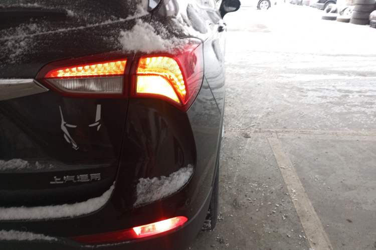 Used Buick Envision 2018 20T Two-Wheel-Drive Elite Model Exterior 6