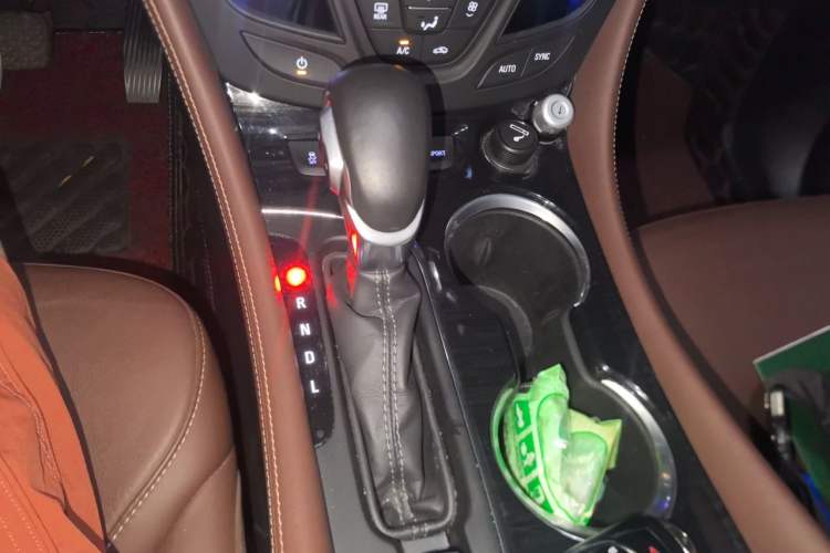 Used Buick Envision 2018 28T Four-Wheel Drive Elite Version Gear Lever