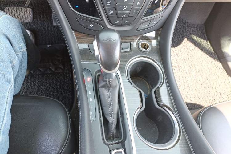 Used Buick Envision 2018 20T Two-Wheel-Drive Elite Model Gear Lever
