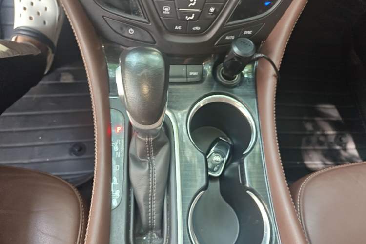 Used Buick Envision 2018 28T Four-Wheel Drive Elite Version Gear Lever