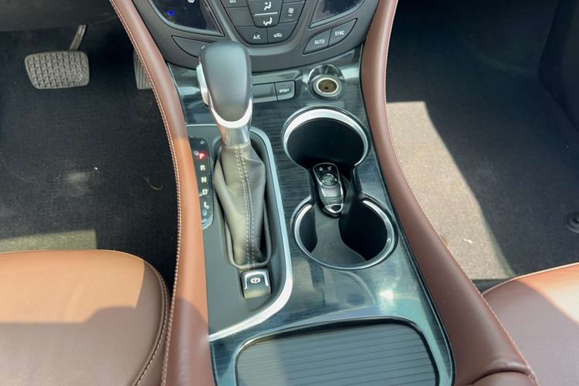 Used Buick Envision 2018 28T Four-Wheel Drive Elite Version Gear Lever