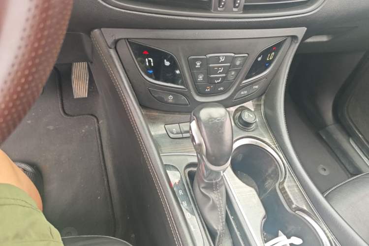 Used Buick Envision 2018 20T Two-Wheel-Drive Elite Model Gear Lever