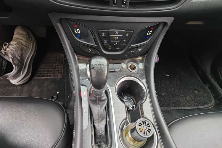 Used Buick Envision 2018 20T Two-Wheel-Drive Leading Model Gear Lever