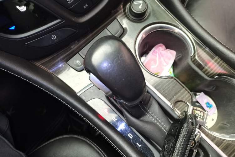 Used Buick Envision 2018 20T Two-Wheel-Drive Elite Model Gear Lever