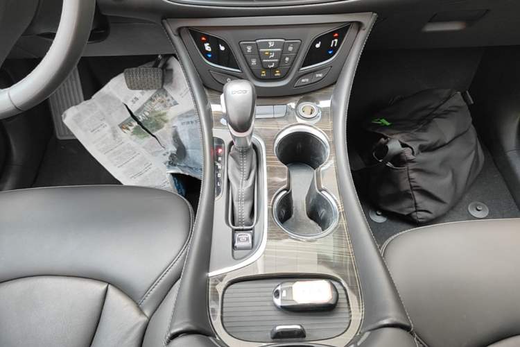 Used Buick Envision 2018 20T Two-Wheel-Drive Elite Model Gear Lever