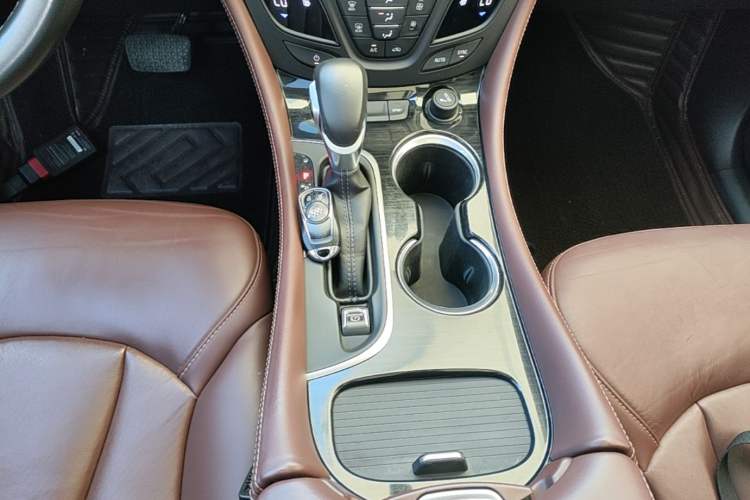 Used Buick Envision 2018 28T Four-Wheel Drive Elite Version Gear Lever