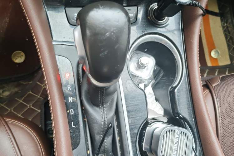 Used Buick Envision 2018 28T Four-Wheel Drive Elite Version Gear Lever