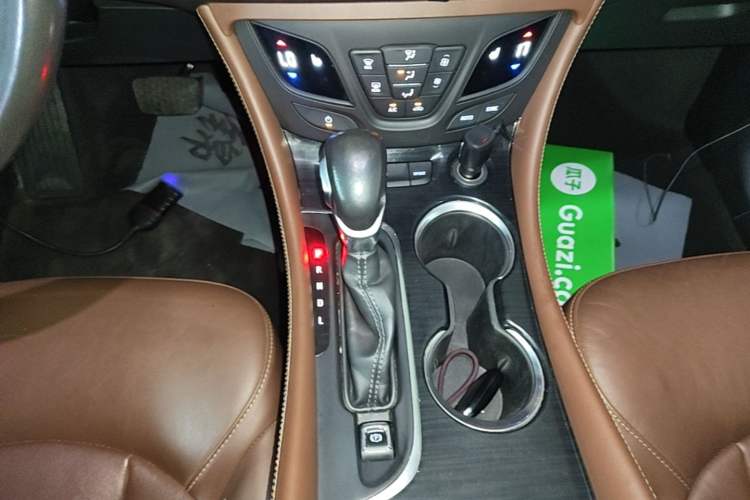 Used Buick Envision 2018 28T Four-Wheel Drive Elite Version Gear Lever