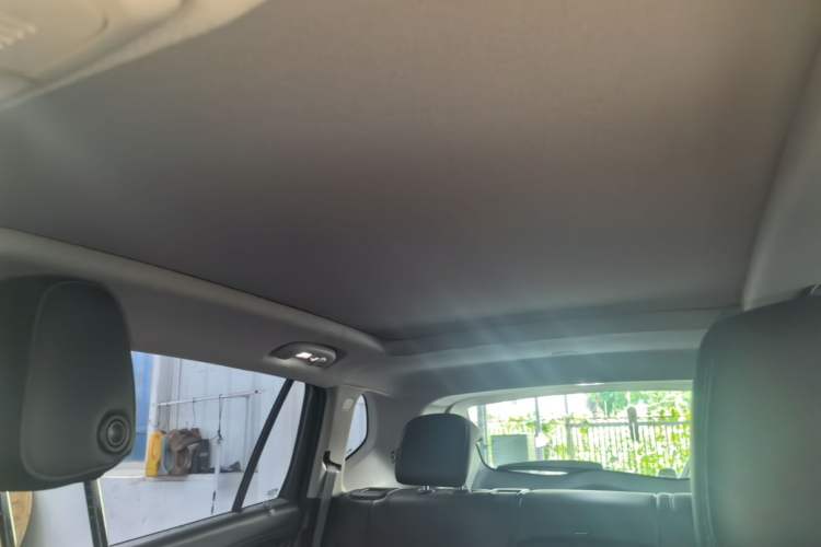 Used Buick Envision 2018 20T Two-Wheel-Drive Elite Model Headliner