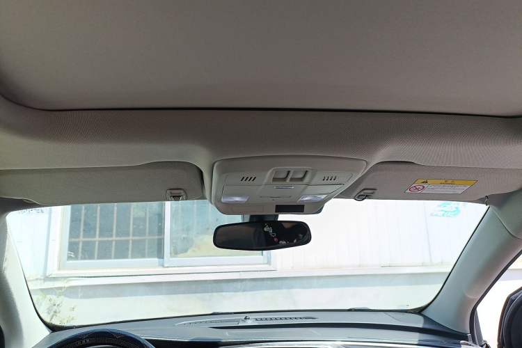 Used Buick Envision 2018 20T Two-Wheel-Drive Elite Model Headliner