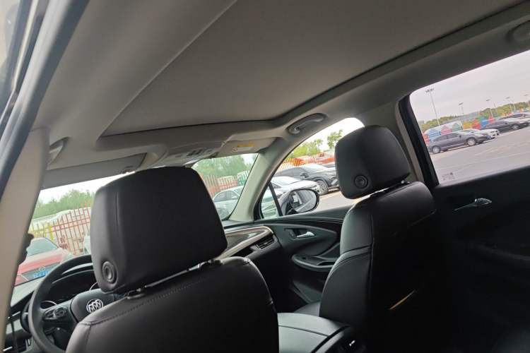 Used Buick Envision 2018 20T Two-Wheel-Drive Leading Model Headliner