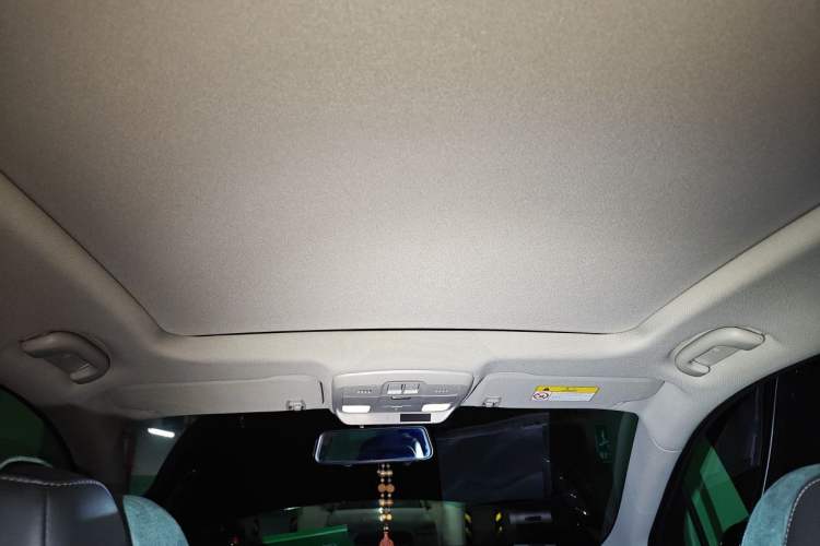 Used Buick Envision 2018 20T Two-Wheel-Drive Elite Model Headliner