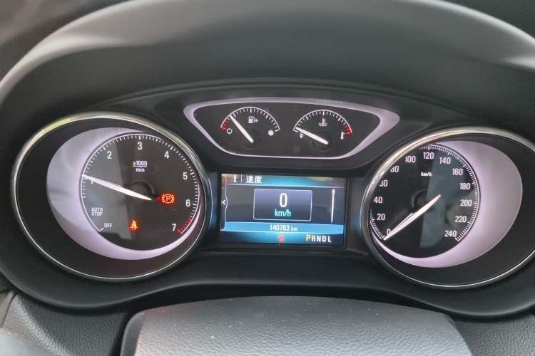 Used Buick Envision 2018 20T Two-Wheel-Drive Elite Model Instrument Cluster