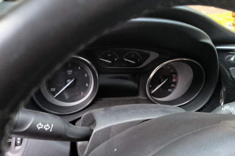 Used Buick Envision 2018 28T Four-Wheel Drive Elite Version Instrument Cluster