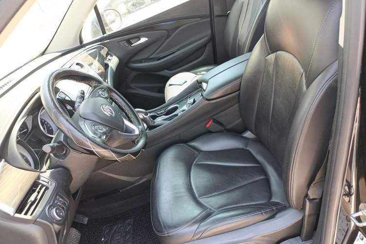Used Buick Envision 2018 20T Two-Wheel-Drive Elite Model Left Front Seat