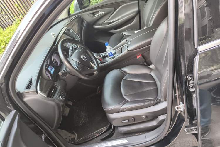 Used Buick Envision 2018 20T Two-Wheel-Drive Elite Model Left Front Seat