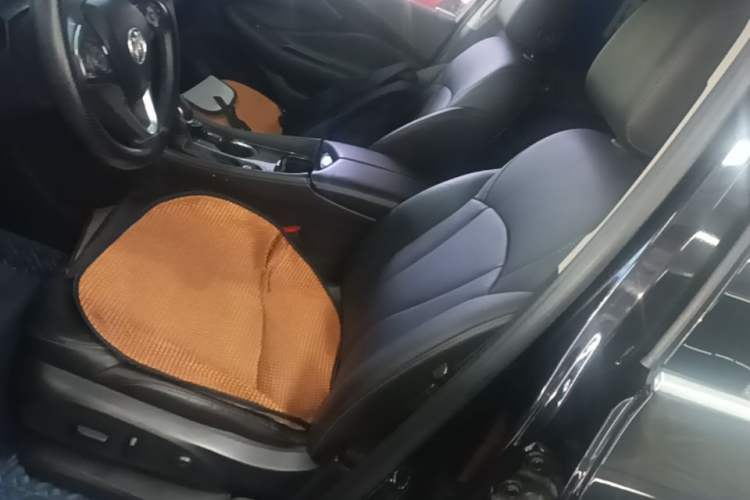 Used Buick Envision 2018 20T Two-Wheel-Drive Elite Model Left Front Seat
