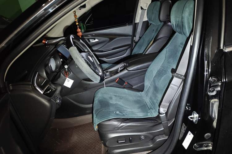 Used Buick Envision 2018 20T Two-Wheel-Drive Elite Model Left Front Seat