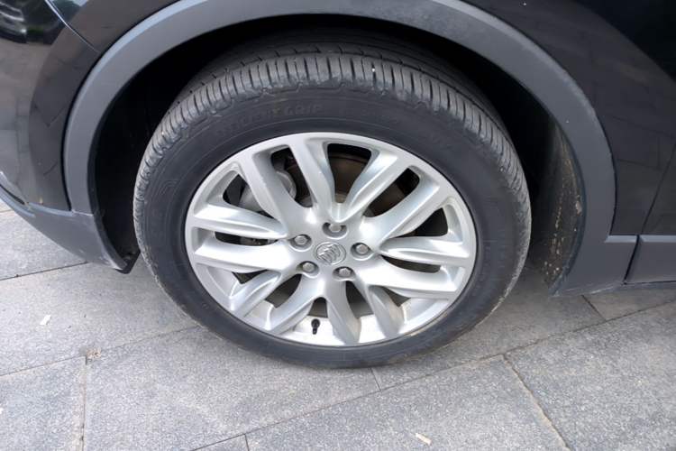 Used Buick Envision 2018 28T Four-Wheel Drive Elite Version Left Front Wheel Hub