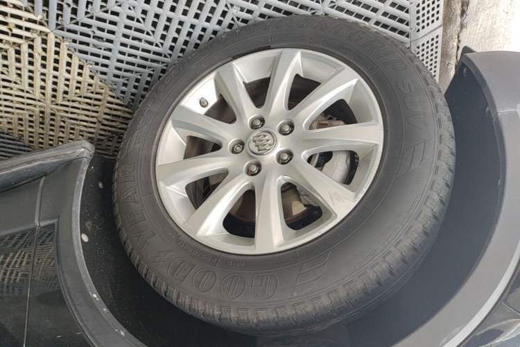 Used Buick Envision 2018 20T Two-Wheel-Drive Leading Model Left Front Wheel Hub