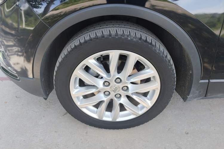 Used Buick Envision 2018 28T Four-Wheel Drive Elite Version Left Front Wheel Hub