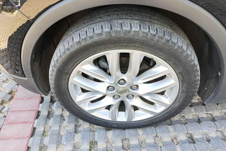 Used Buick Envision 2018 28T Four-Wheel Drive Elite Version Left Front Wheel Hub