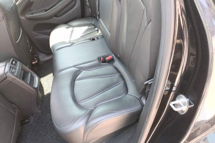 Used Buick Envision 2018 20T Two-Wheel-Drive Elite Model Left Rear Seat