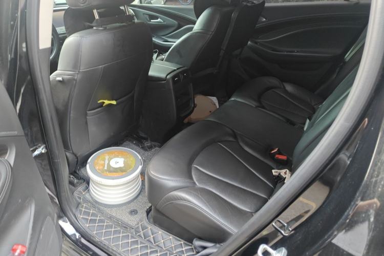 Used Buick Envision 2018 20T Two-Wheel-Drive Elite Model Left Rear Seat