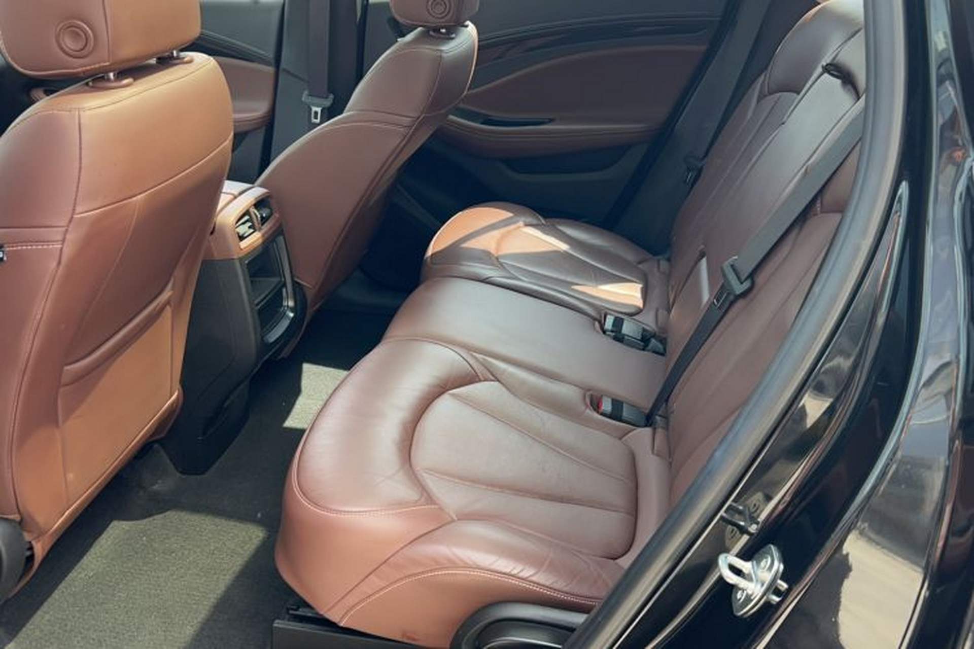 Used Buick Envision 2018 28T Four-Wheel Drive Elite Version Left Rear Seat