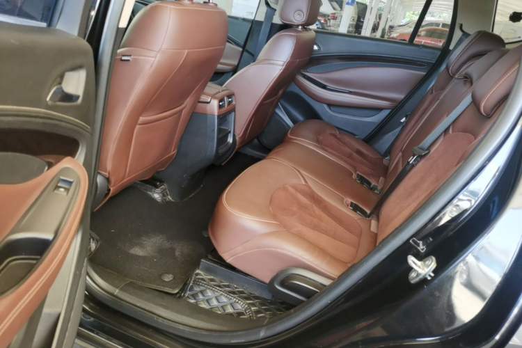 Used Buick Envision 2018 20T Two-Wheel Drive Luxury Model Left Rear Seat