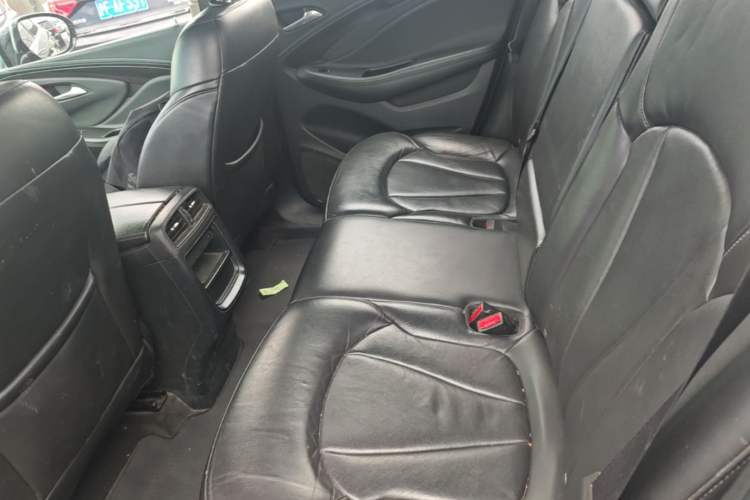 Used Buick Envision 2018 20T Two-Wheel-Drive Elite Model Left Rear Seat