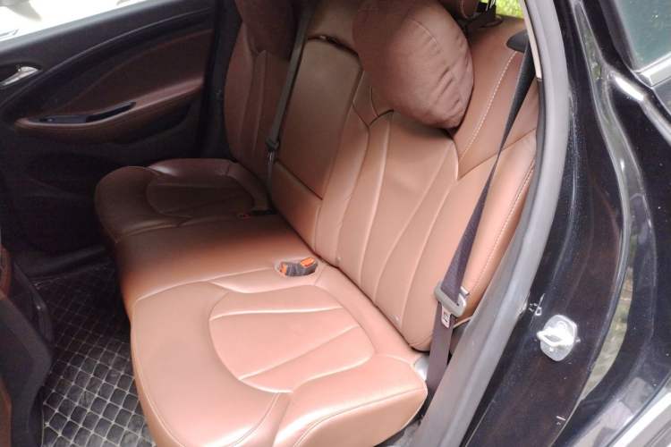 Used Buick Envision 2018 20T Two-Wheel Drive Luxury Model Left Rear Seat