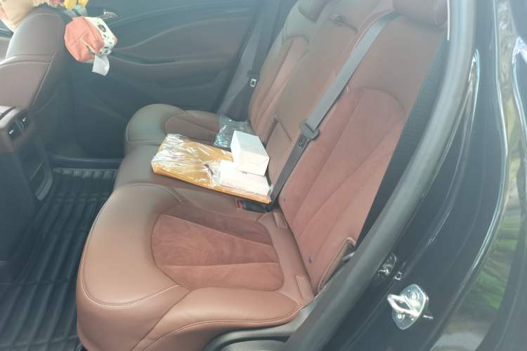 Used Buick Envision 2018 20T Two-Wheel Drive Luxury Model Left Rear Seat