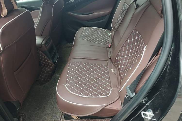 Used Buick Envision 2018 20T Two-Wheel Drive Luxury Model Left Rear Seat