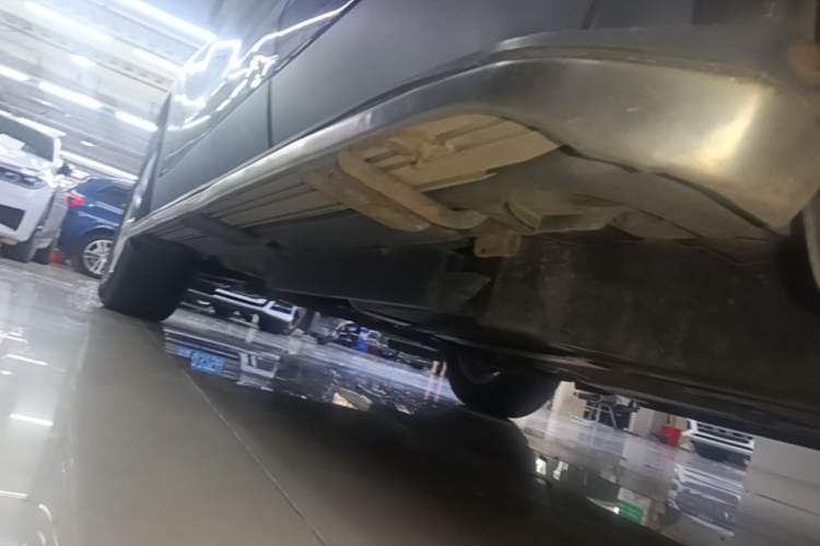 Used Buick Envision 2018 20T Two-Wheel-Drive Elite Model Left Side Sill