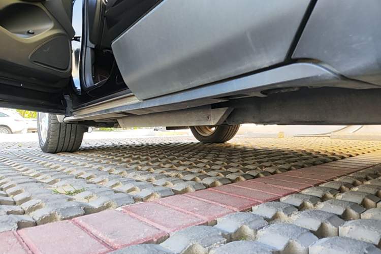 Used Buick Envision 2018 28T Four-Wheel Drive Elite Version Left Side Sill