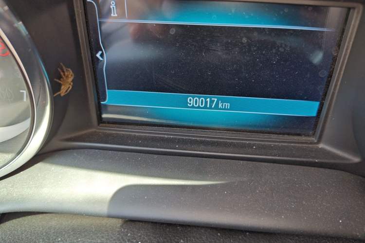 Used Buick Envision 2018 20T Two-Wheel-Drive Elite Model Odometer Close Up