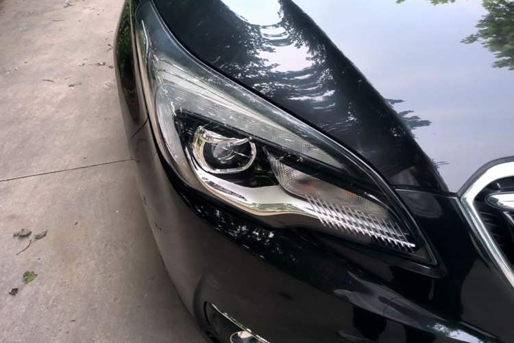Used Buick Envision 2018 28T Four-Wheel Drive Elite Version Right Front Headlight