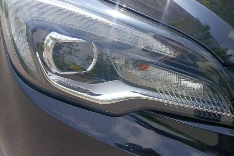 Used Buick Envision 2018 28T Four-Wheel Drive Elite Version Right Front Headlight