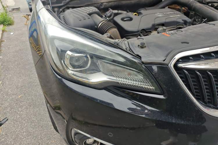 Used Buick Envision 2018 20T Two-Wheel Drive Luxury Model Right Front Headlight