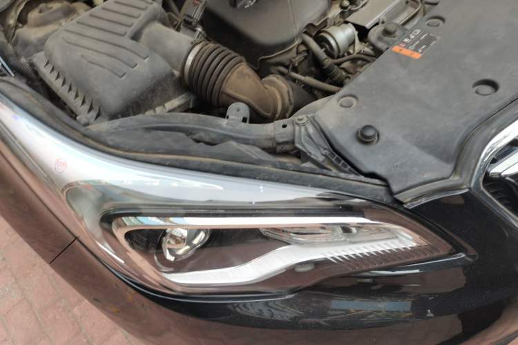 Used Buick Envision 2018 20T Two-Wheel-Drive Elite Model Right Front Headlight