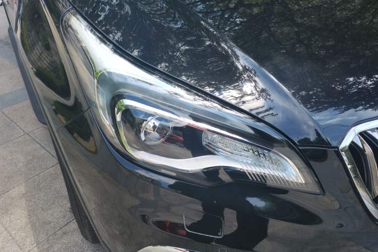 Used Buick Envision 2018 20T Two-Wheel Drive Luxury Model Right Front Headlight