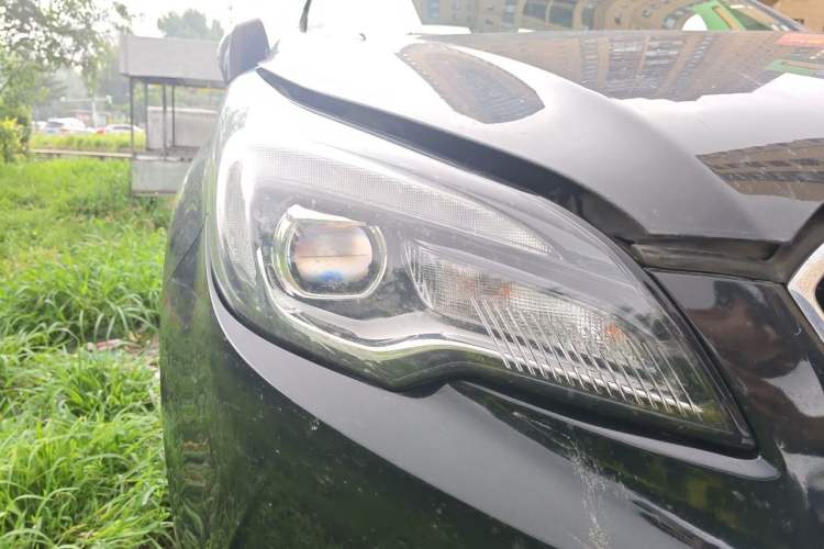 Used Buick Envision 2018 28T Four-Wheel Drive Elite Version Right Front Headlight