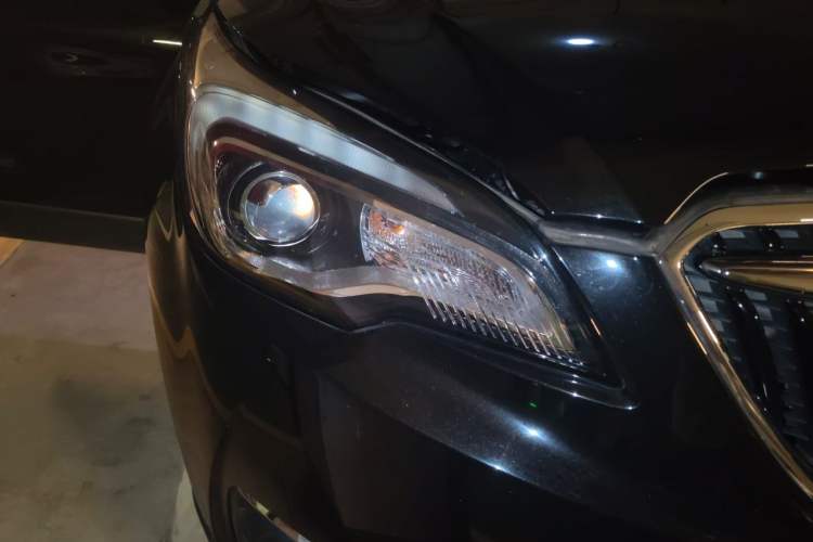 Used Buick Envision 2018 20T Two-Wheel-Drive Leading Model Right Front Headlight