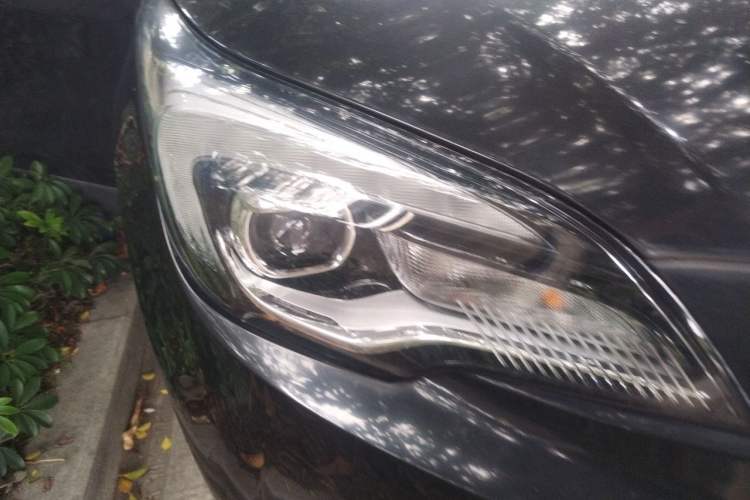 Used Buick Envision 2018 20T Two-Wheel Drive Luxury Model Right Front Headlight