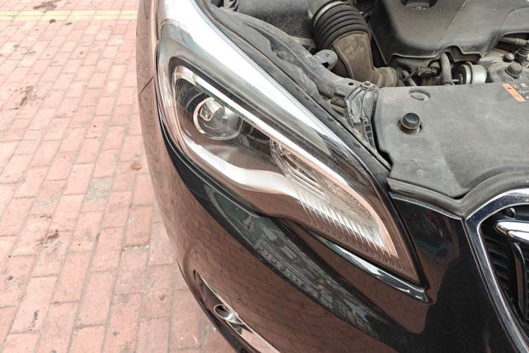 Used Buick Envision 2018 20T Two-Wheel-Drive Elite Model Right Front Headlight
