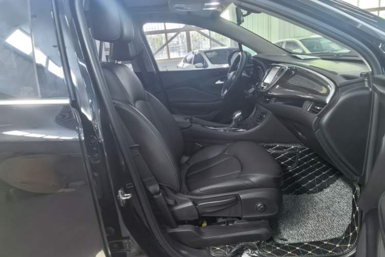 Used Buick Envision 2018 20T Two-Wheel-Drive Elite Model Right Front Seat