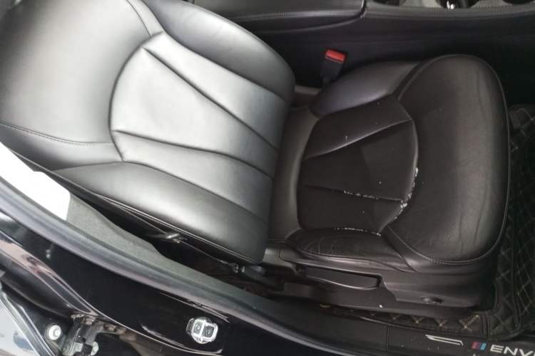 Used Buick Envision 2018 20T Two-Wheel-Drive Elite Model Right Front Seat