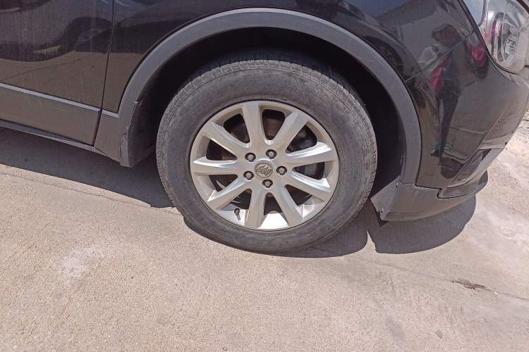 Used Buick Envision 2018 20T Two-Wheel-Drive Elite Model Right Front Wheel Hub